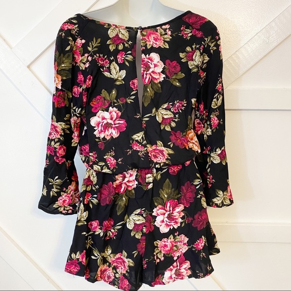 Forever 21 Floral Printed Faux Wrap Surplice Long Bell Sleeve Romper Sz Small - Picture 3 of 6